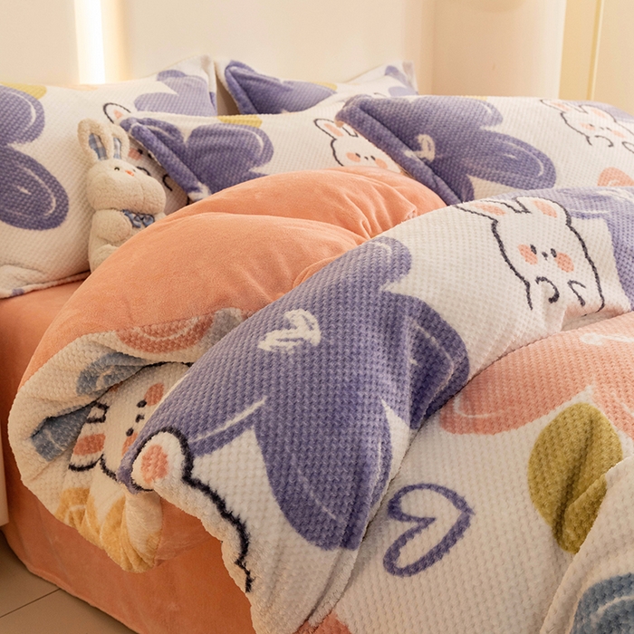 91家纺网 家纺一手货源 找家纺 倾慕家纺 2026新款立体菠萝格印花保暖四件套 七彩小兔