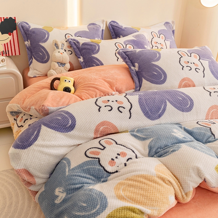 91家纺网 家纺一手货源 找家纺 倾慕家纺 2026新款立体菠萝格印花保暖四件套 七彩小兔