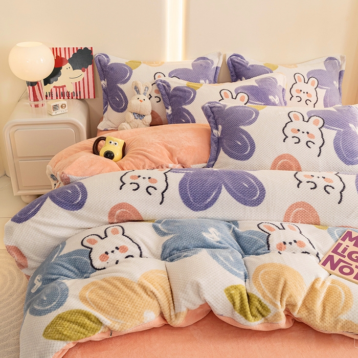 91家纺网 家纺一手货源 找家纺 倾慕家纺 2026新款立体菠萝格印花保暖四件套 七彩小兔