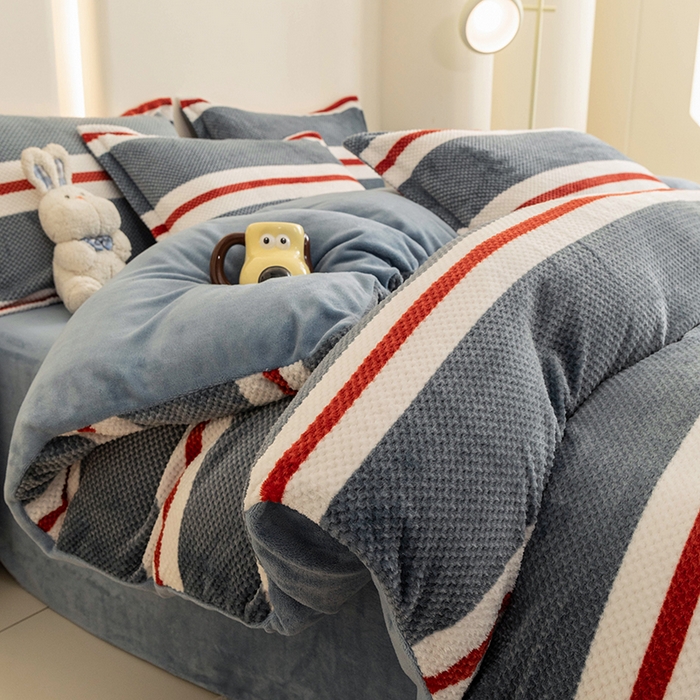 91家纺网 家纺一手货源 找家纺 倾慕家纺 2026新款立体菠萝格印花保暖四件套 英伦横条