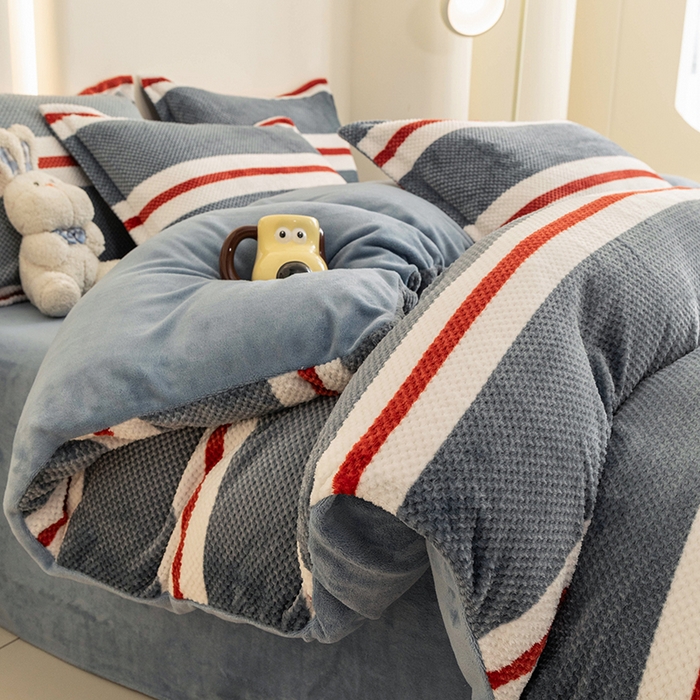 91家纺网 家纺一手货源 找家纺 倾慕家纺 2026新款立体菠萝格印花保暖四件套 英伦横条