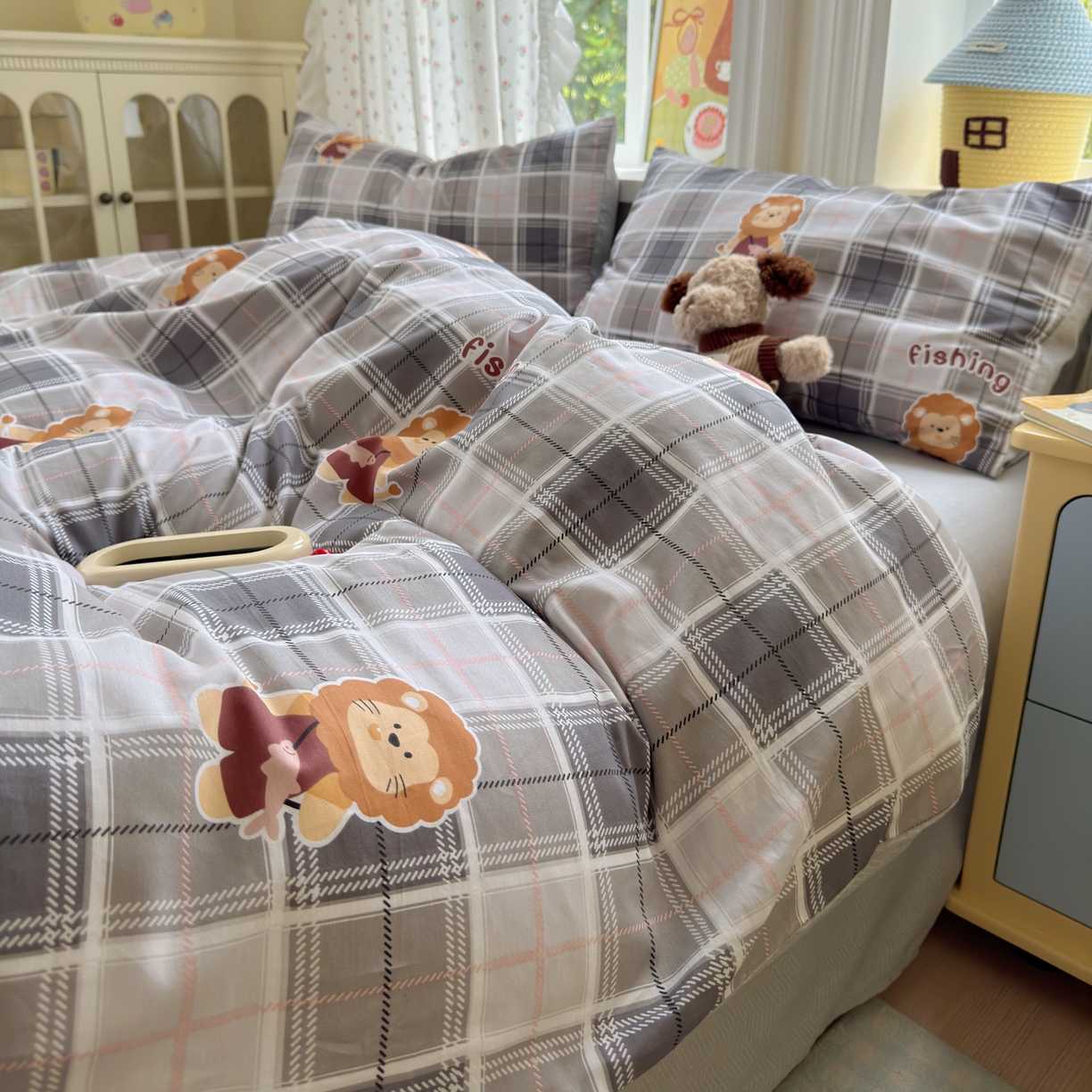 91家纺网 家纺一手货源 找家纺 清雅福 2026春夏新品全棉13070萌趣系列单被套 森林日记-灰格
