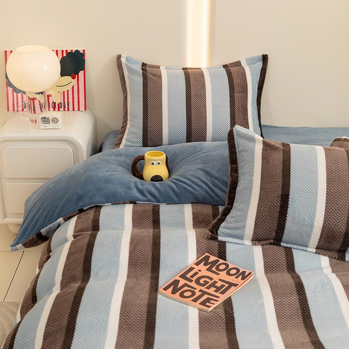 91家纺网 家纺一手货源 找家纺 倾慕家纺 2026新款立体菠萝格印花保暖四件套 自由蓝