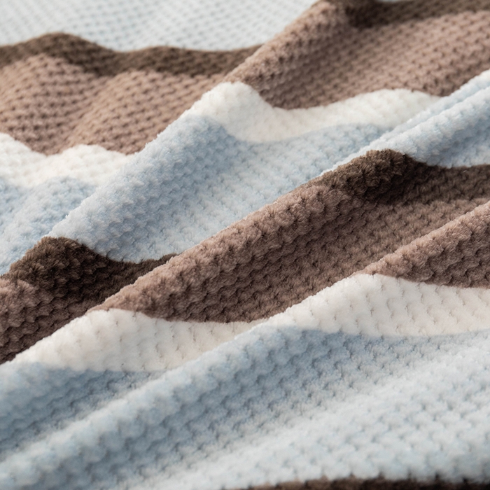 91家纺网 家纺一手货源 找家纺 倾慕家纺 2026新款立体菠萝格印花保暖四件套 自由蓝