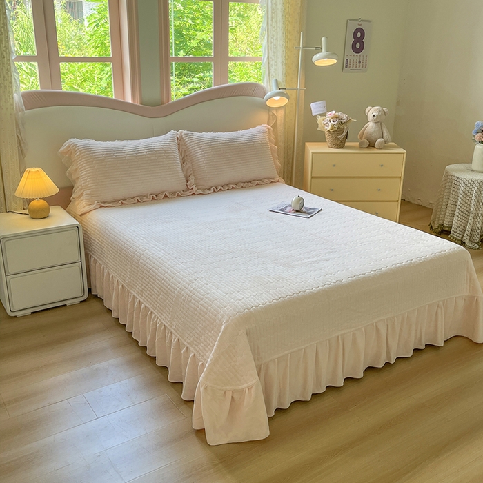 91家纺网 家纺一手货源 找家纺 （总）木兰花 2025新款纯色雕花全消光牛奶绒 床盖款四件套-铃兰意象系列