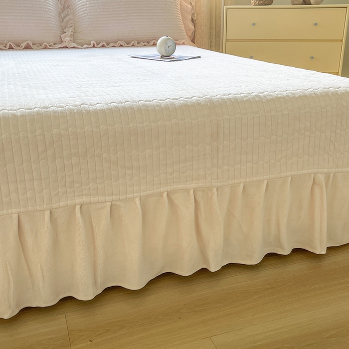 91家纺网 家纺一手货源 找家纺 （总）木兰花 2025新款纯色雕花全消光牛奶绒 床盖款四件套-铃兰意象系列