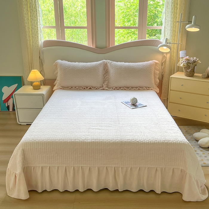 91家纺网 家纺一手货源 找家纺 （总）木兰花 2025新款纯色雕花全消光牛奶绒 床盖款四件套-铃兰意象系列