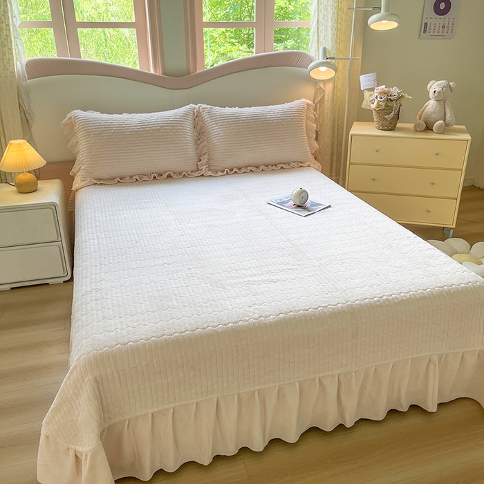 91家纺网 家纺一手货源 找家纺 （总）木兰花 2025新款纯色雕花全消光牛奶绒 床盖款四件套-铃兰意象系列