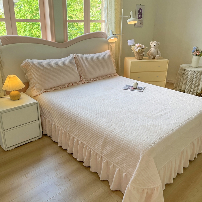 91家纺网 家纺一手货源 找家纺 （总）木兰花 2025新款纯色雕花全消光牛奶绒 床盖款四件套-铃兰意象系列