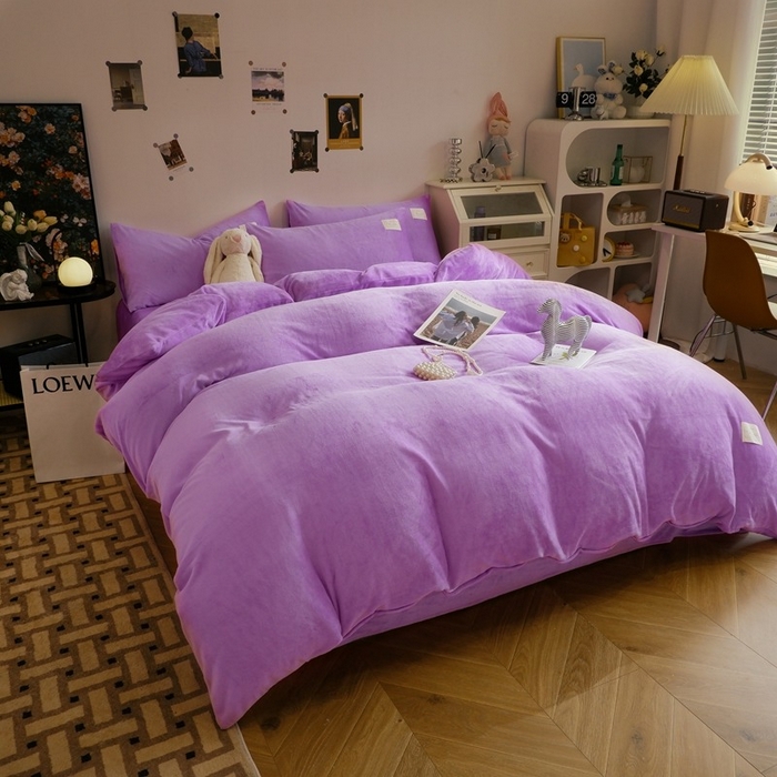 91家纺网 家纺一手货源 找家纺 啊雅家居 2026新款寒冬克星双面绒牛奶绒简约四件套 简紫