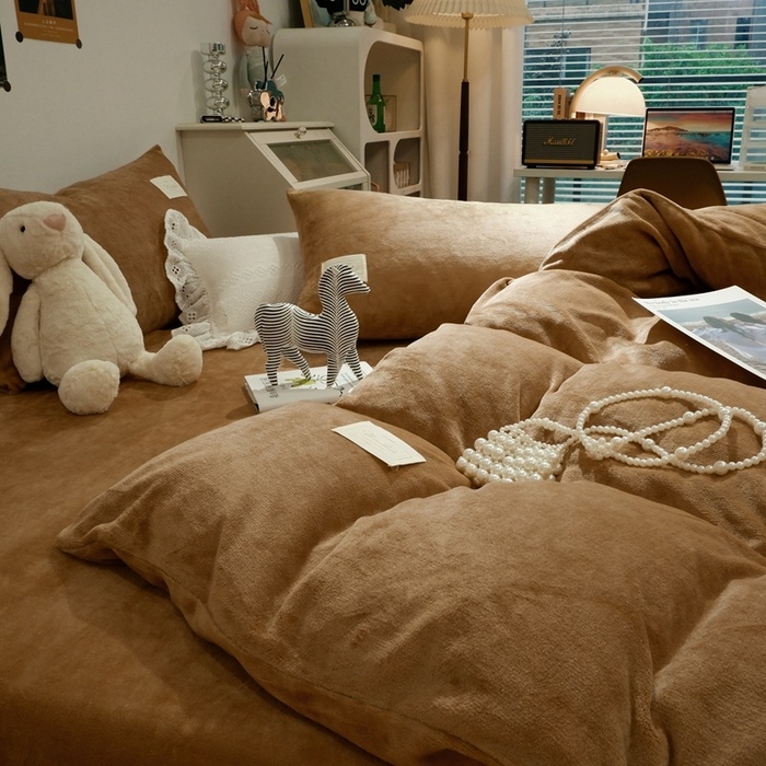 91家纺网 家纺一手货源 找家纺 啊雅家居 2026新款寒冬克星双面绒牛奶绒简约四件套 简咖