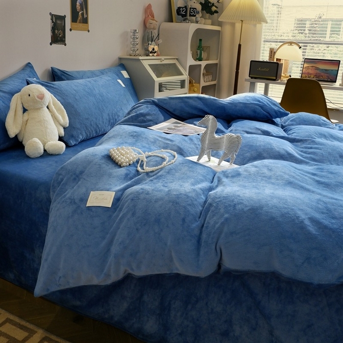 91家纺网 家纺一手货源 找家纺 啊雅家居 2026新款寒冬克星双面绒牛奶绒简约四件套 简蓝