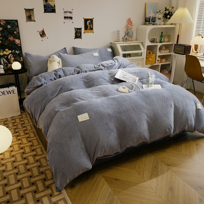 91家纺网 家纺一手货源 找家纺 啊雅家居 2026新款寒冬克星双面绒牛奶绒简约四件套 简灰