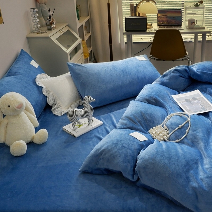91家纺网 家纺一手货源 找家纺 啊雅家居 2026新款寒冬克星双面绒牛奶绒简约四件套 简蓝