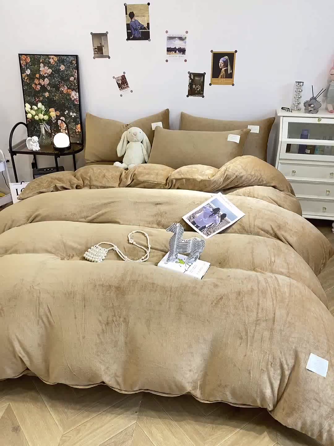 91家纺网 家纺一手货源 找家纺 啊雅家居 2026新款寒冬克星双面绒牛奶绒简约四件套 简咖