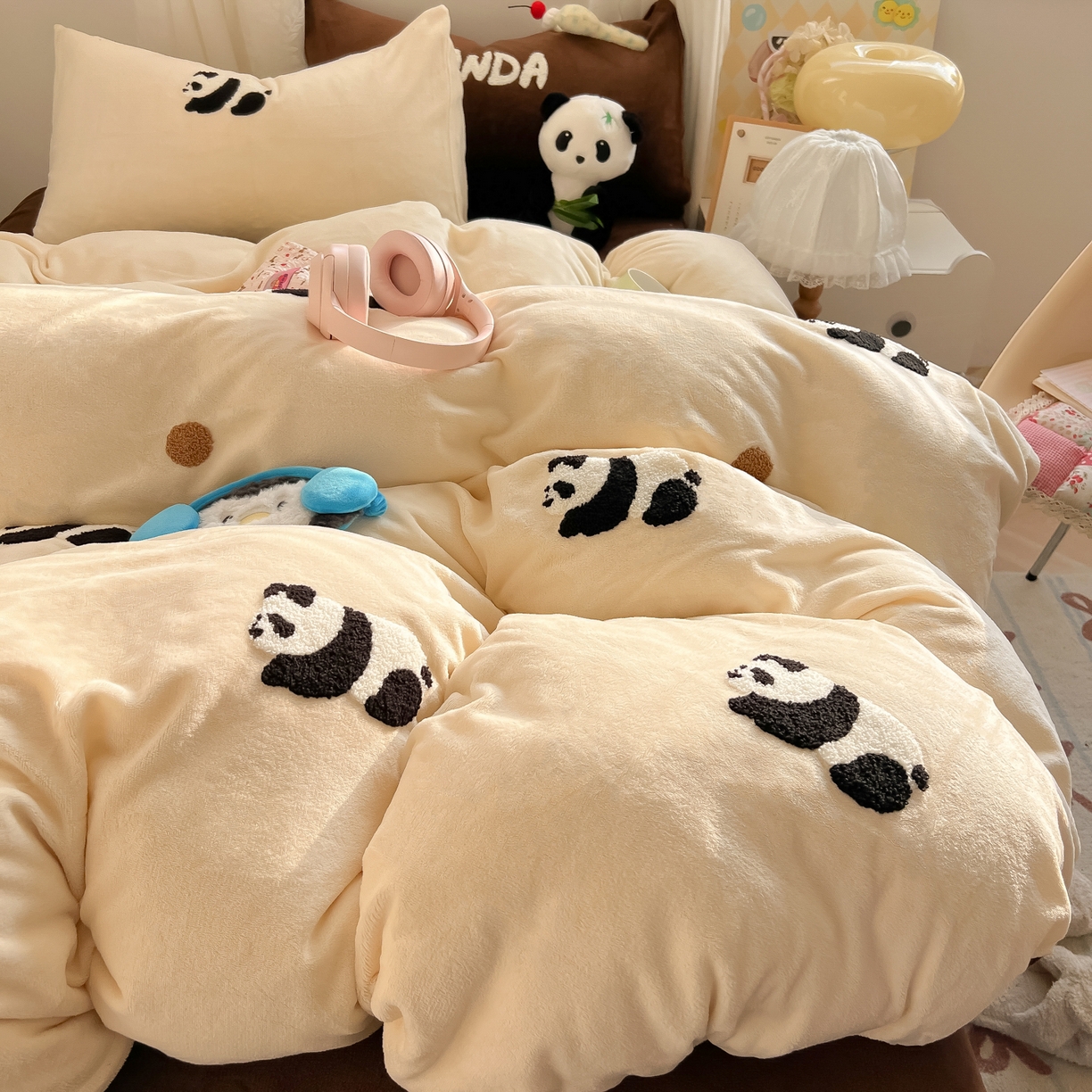 91家纺网 家纺一手货源 找家纺 （总）韩都家居 2025新款牛奶绒毛巾绣四件套-系列一