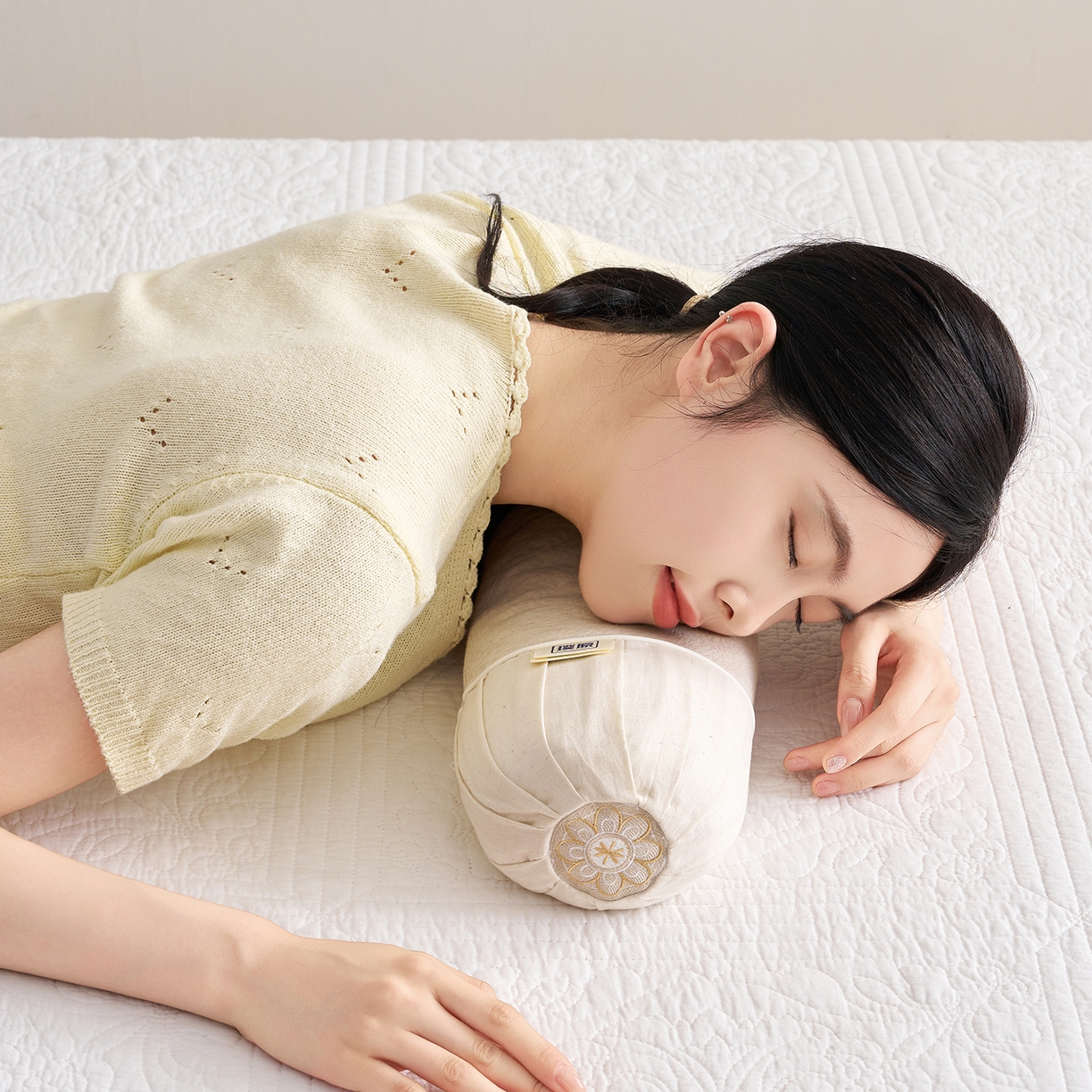 91家纺网 家纺一手货源 找家纺 （总）乐可 2025新款棉麻黑苦荞璞原圆柱枕荞麦枕头枕芯