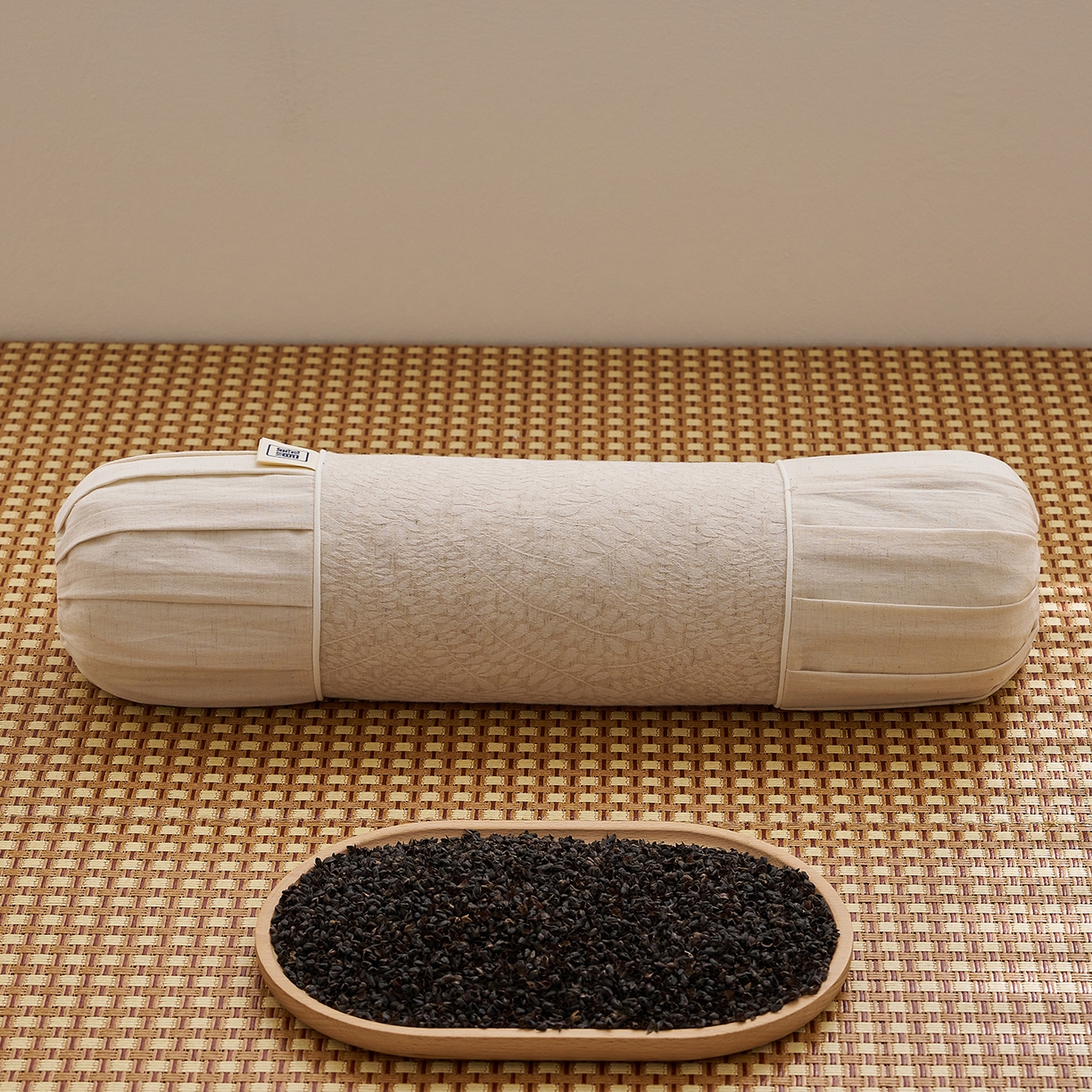 91家纺网 家纺一手货源 找家纺 （总）乐可 2025新款棉麻黑苦荞璞原圆柱枕荞麦枕头枕芯