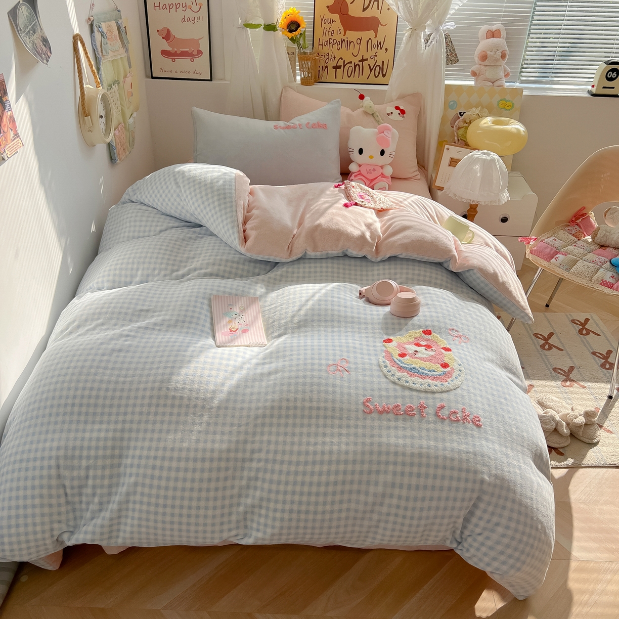 91家纺网 家纺一手货源 找家纺 韩都家居 2025新款牛奶绒毛巾绣四件套-系列一 蛋糕猫-兰格