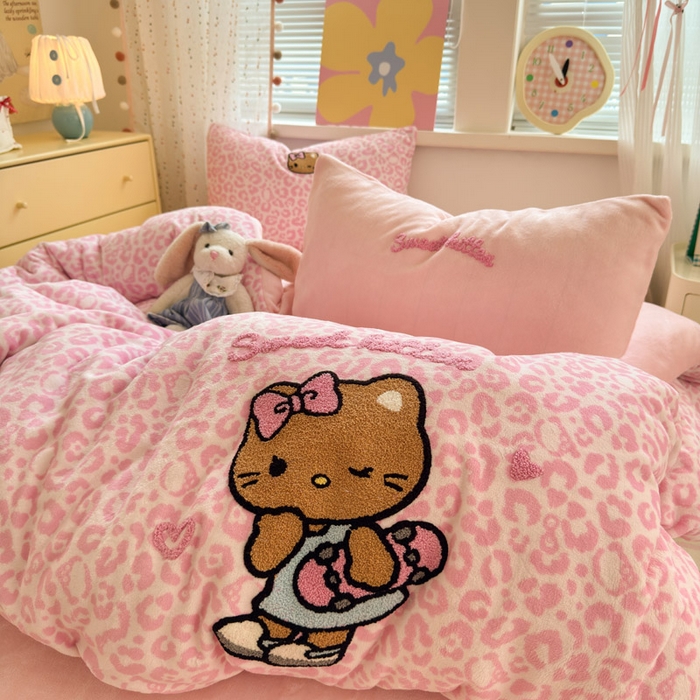 91家纺网 家纺一手货源 找家纺 （总）贝扬思家纺 2025新款高克重牛奶绒可爱系卡通毛巾绣四件套系列-小红书推荐