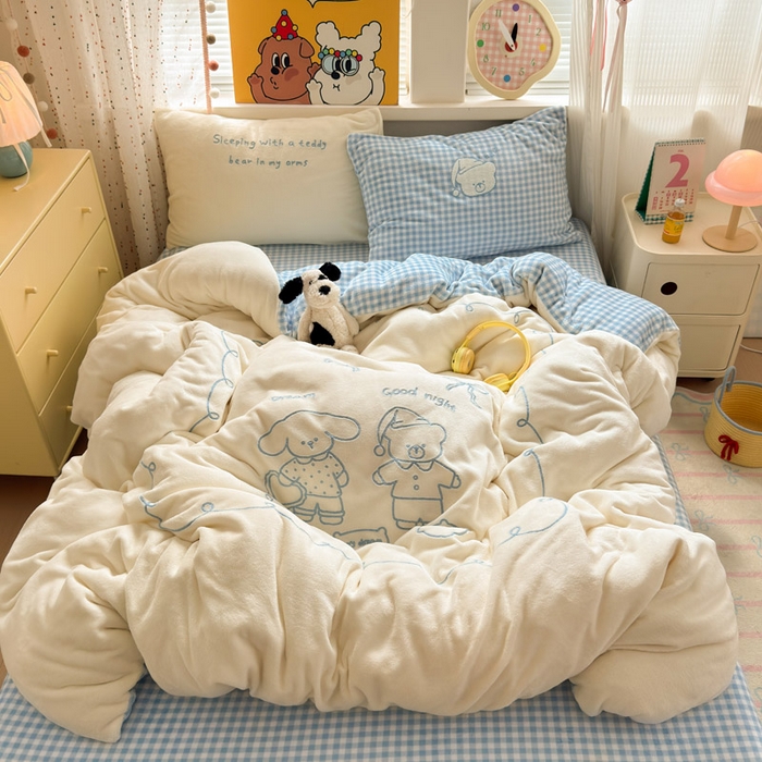 贝扬思家纺 2025新款高克重牛奶绒可爱系卡通毛巾绣四件套系列-小红书推荐 奶冻小熊