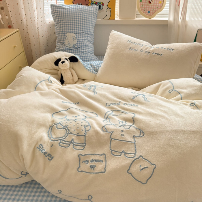 91家纺网 家纺一手货源 找家纺 贝扬思家纺 2025新款高克重牛奶绒可爱系卡通毛巾绣四件套系列-小红书推荐 奶冻小熊