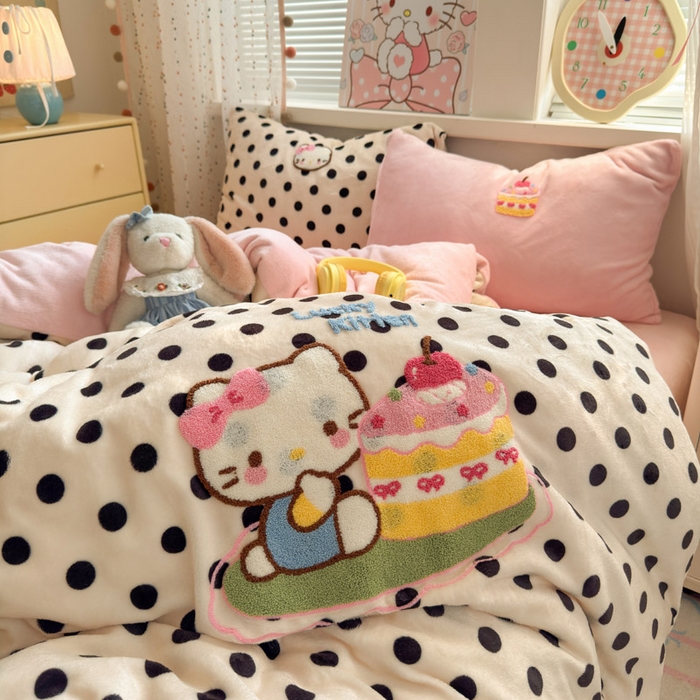 91家纺网 家纺一手货源 找家纺 贝扬思家纺 2025新款高克重牛奶绒可爱系卡通毛巾绣四件套系列-小红书推荐 乳酪小猫