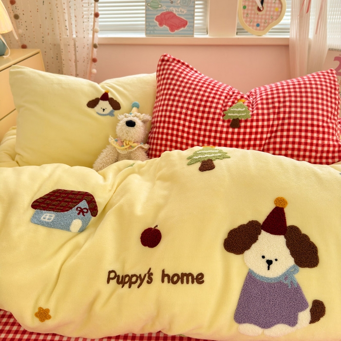 91家纺网 家纺一手货源 找家纺 贝扬思家纺 2025新款高克重牛奶绒可爱系卡通毛巾绣四件套系列-小红书推荐 甜豆小狗