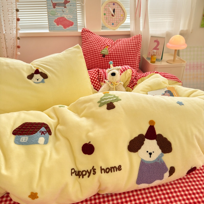 91家纺网 家纺一手货源 找家纺 贝扬思家纺 2025新款高克重牛奶绒可爱系卡通毛巾绣四件套系列-小红书推荐 甜豆小狗