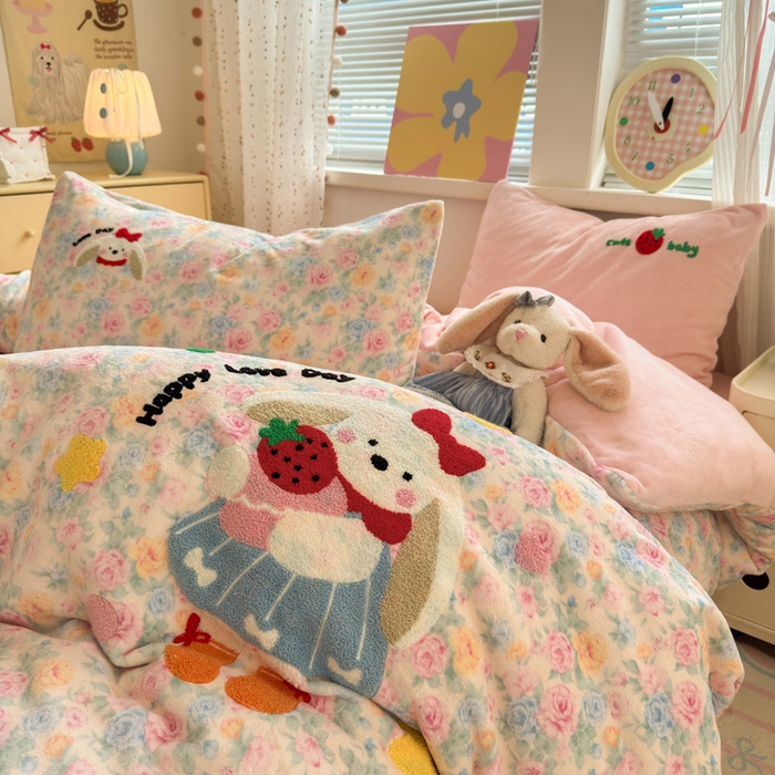 91家纺网 家纺一手货源 找家纺 贝扬思家纺 2025新款高克重牛奶绒可爱系卡通毛巾绣四件套系列-小红书推荐 蜜桃奶兔