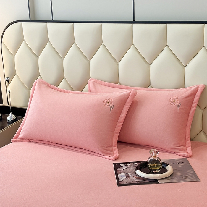 91家纺网 家纺一手货源 找家纺 （总）织雅漫 2025新款牛奶绒绣花四件套