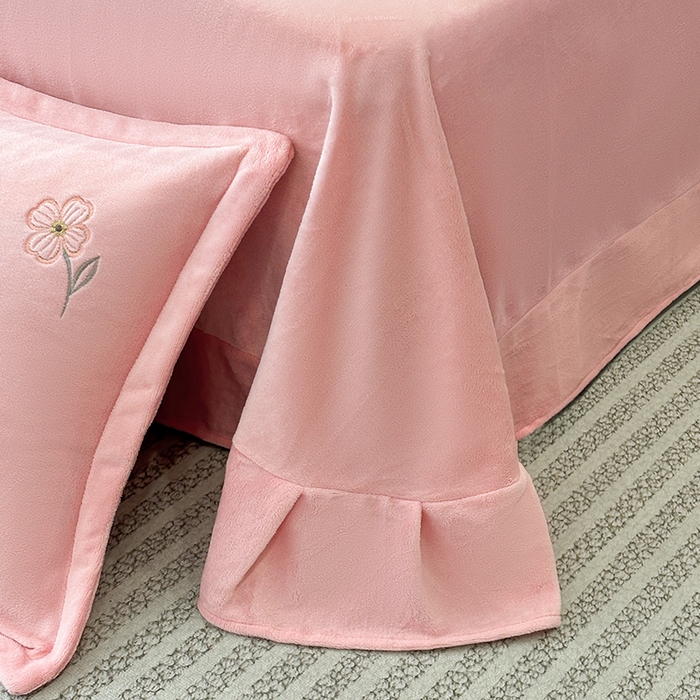 91家纺网 家纺一手货源 找家纺 （总）织雅漫 2025新款牛奶绒绣花四件套