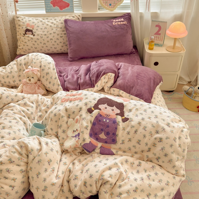 91家纺网 家纺一手货源 找家纺 贝扬思家纺 2025新款高克重牛奶绒可爱系卡通毛巾绣四件套系列-小红书推荐 泡泡糖女孩