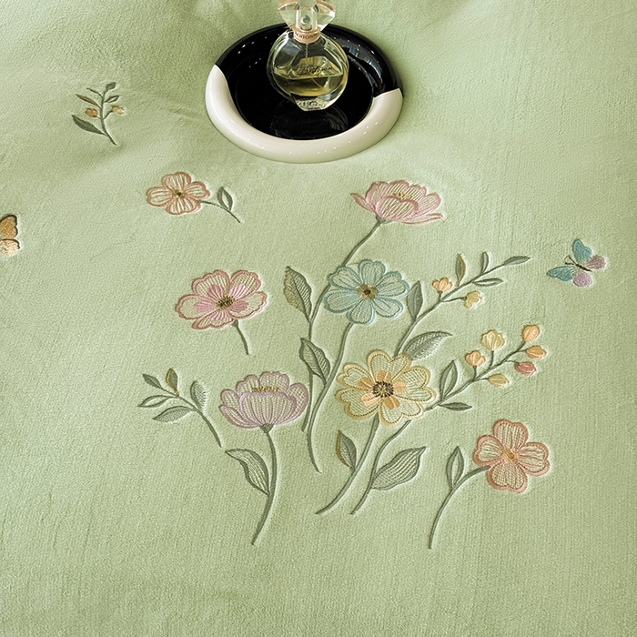 91家纺网 家纺一手货源 找家纺 织雅漫 2025新款牛奶绒绣花四件套 豆绿