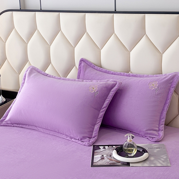 91家纺网 家纺一手货源 找家纺 织雅漫 2025新款牛奶绒绣花四件套 花紫