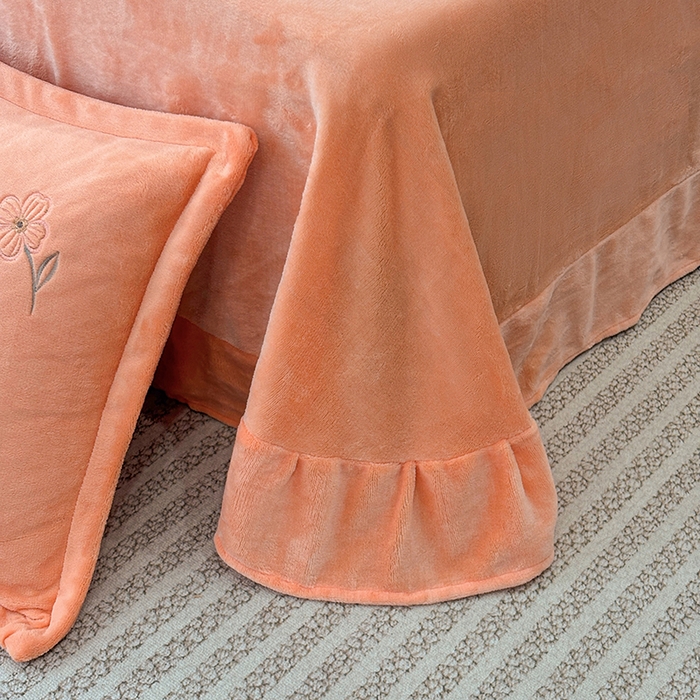 91家纺网 家纺一手货源 找家纺 织雅漫 2025新款牛奶绒绣花四件套 橘橙