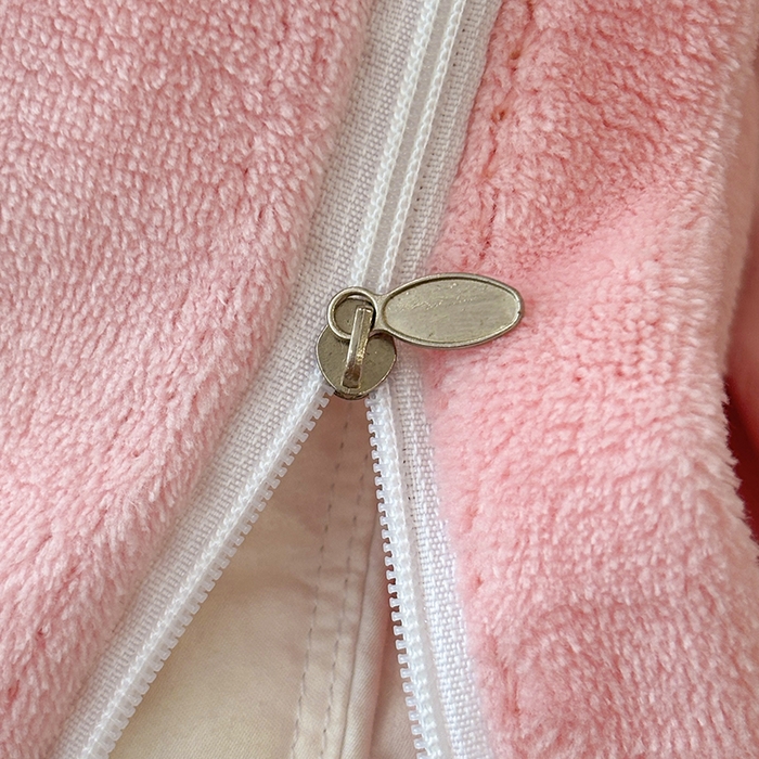 91家纺网 家纺一手货源 找家纺 织雅漫 2025新款牛奶绒绣花四件套 桃粉