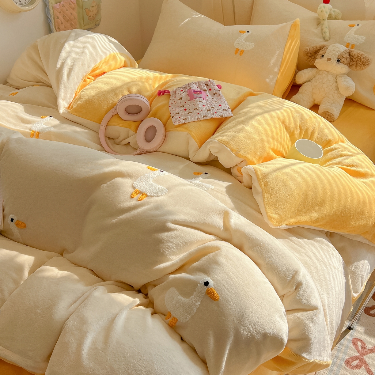 91家纺网 家纺一手货源 找家纺 韩都家居 2025新款牛奶绒毛巾绣四件套-系列一 小白鸭