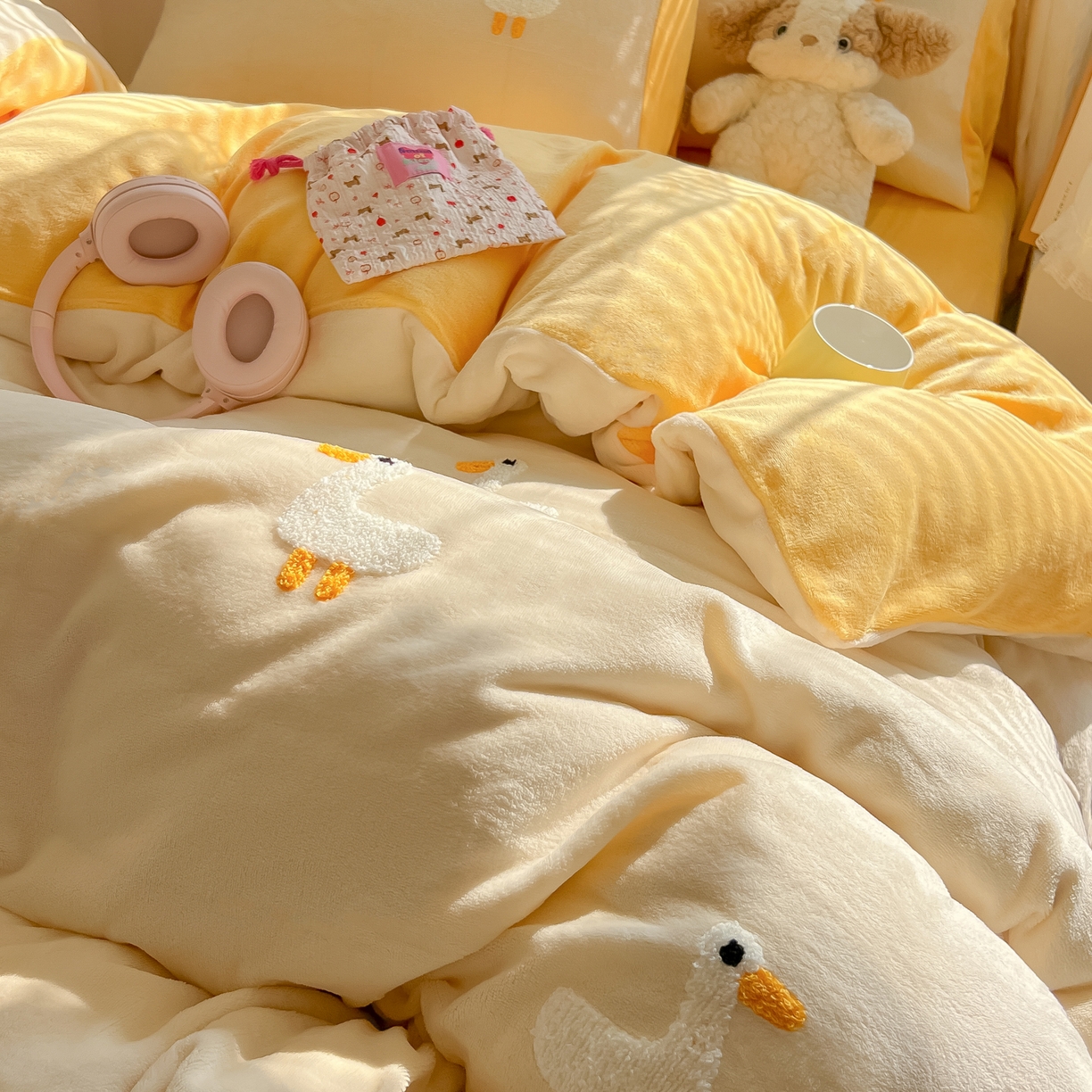 91家纺网 家纺一手货源 找家纺 韩都家居 2025新款牛奶绒毛巾绣四件套-系列一 小白鸭