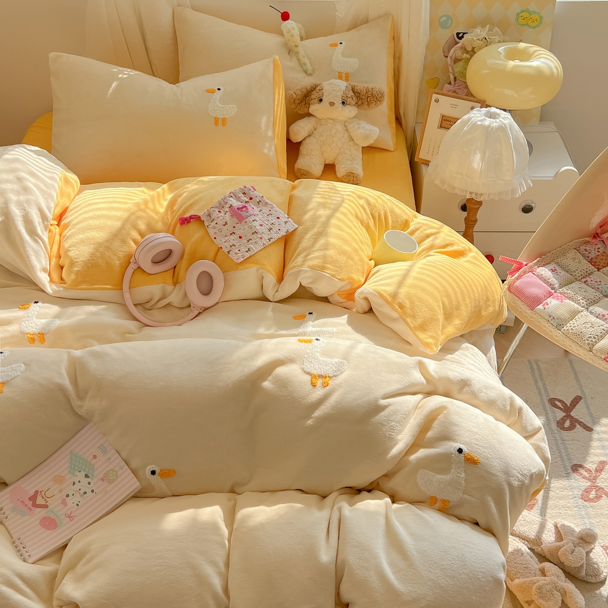 91家纺网 家纺一手货源 找家纺 韩都家居 2025新款牛奶绒毛巾绣四件套-系列一 小白鸭