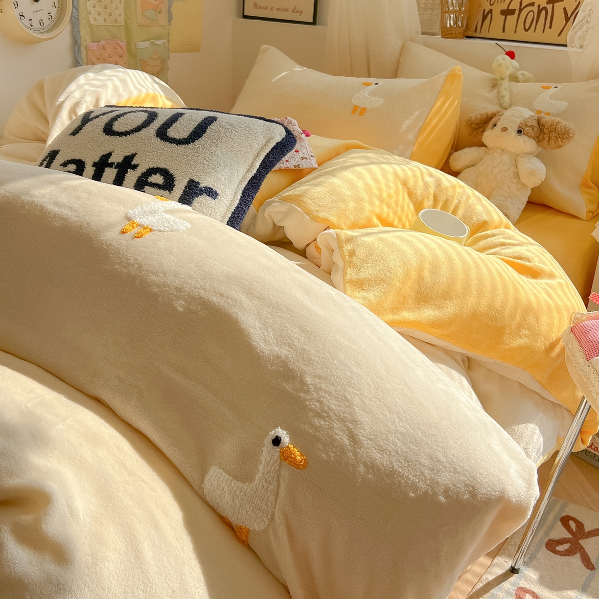 91家纺网 家纺一手货源 找家纺 韩都家居 2025新款牛奶绒毛巾绣四件套-系列一 小白鸭