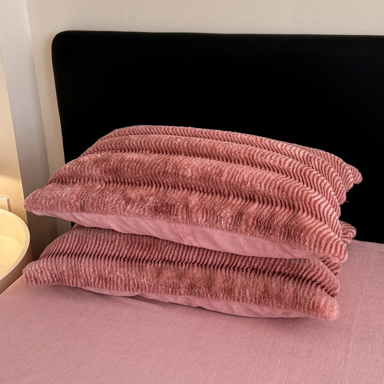 91家纺网 家纺一手货源 找家纺 眠博士 2025新款阳离子兔兔绒四件套 兔兔绒阳离子-波纹豆沙