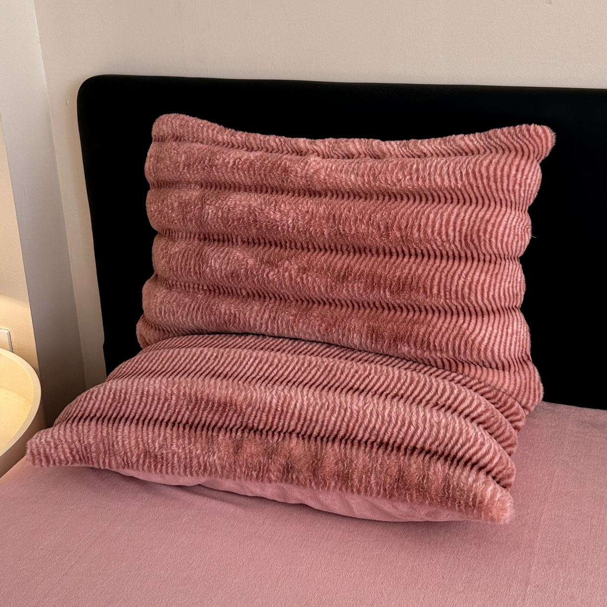 91家纺网 家纺一手货源 找家纺 眠博士 2025新款阳离子兔兔绒四件套 兔兔绒阳离子-波纹豆沙