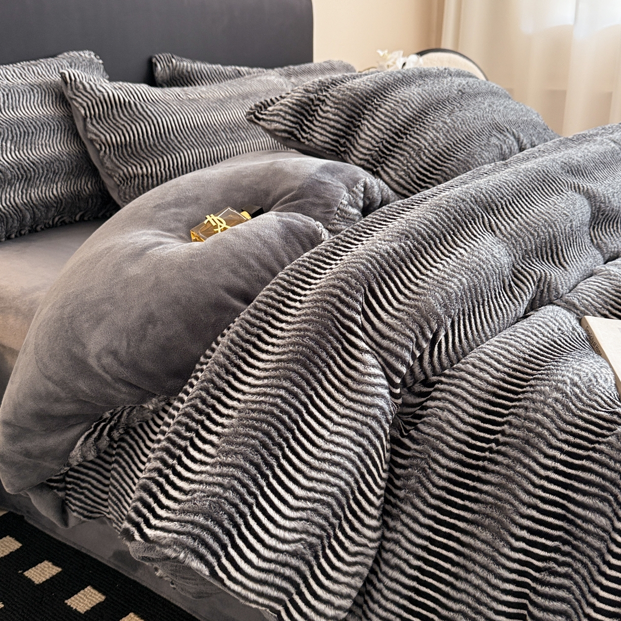 91家纺网 家纺一手货源 找家纺 （总）眠博士 2025新款阳离子兔兔绒四件套