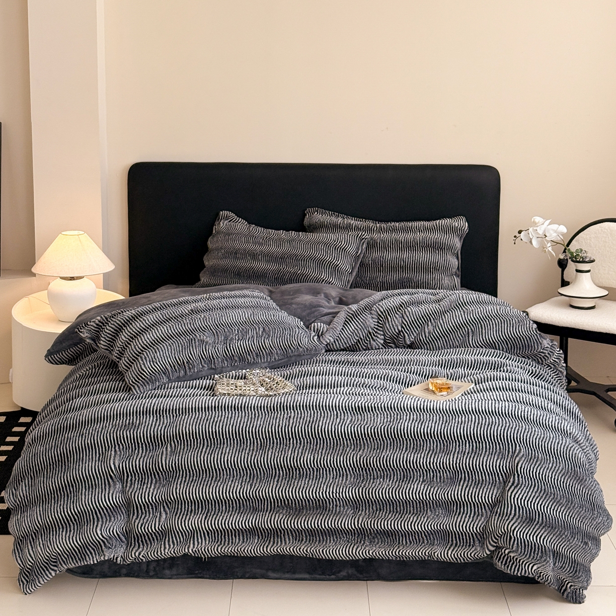 91家纺网 家纺一手货源 找家纺 眠博士 2025新款阳离子兔兔绒四件套 兔兔绒阳离子-波纹深灰