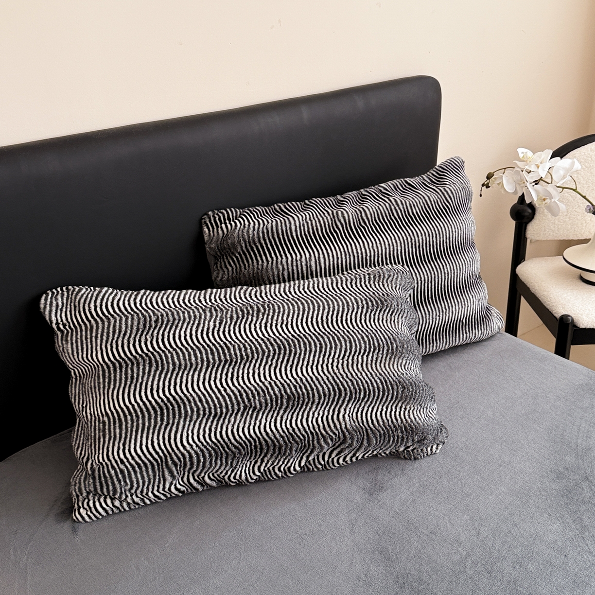 91家纺网 家纺一手货源 找家纺 眠博士 2025新款阳离子兔兔绒四件套 兔兔绒阳离子-波纹深灰