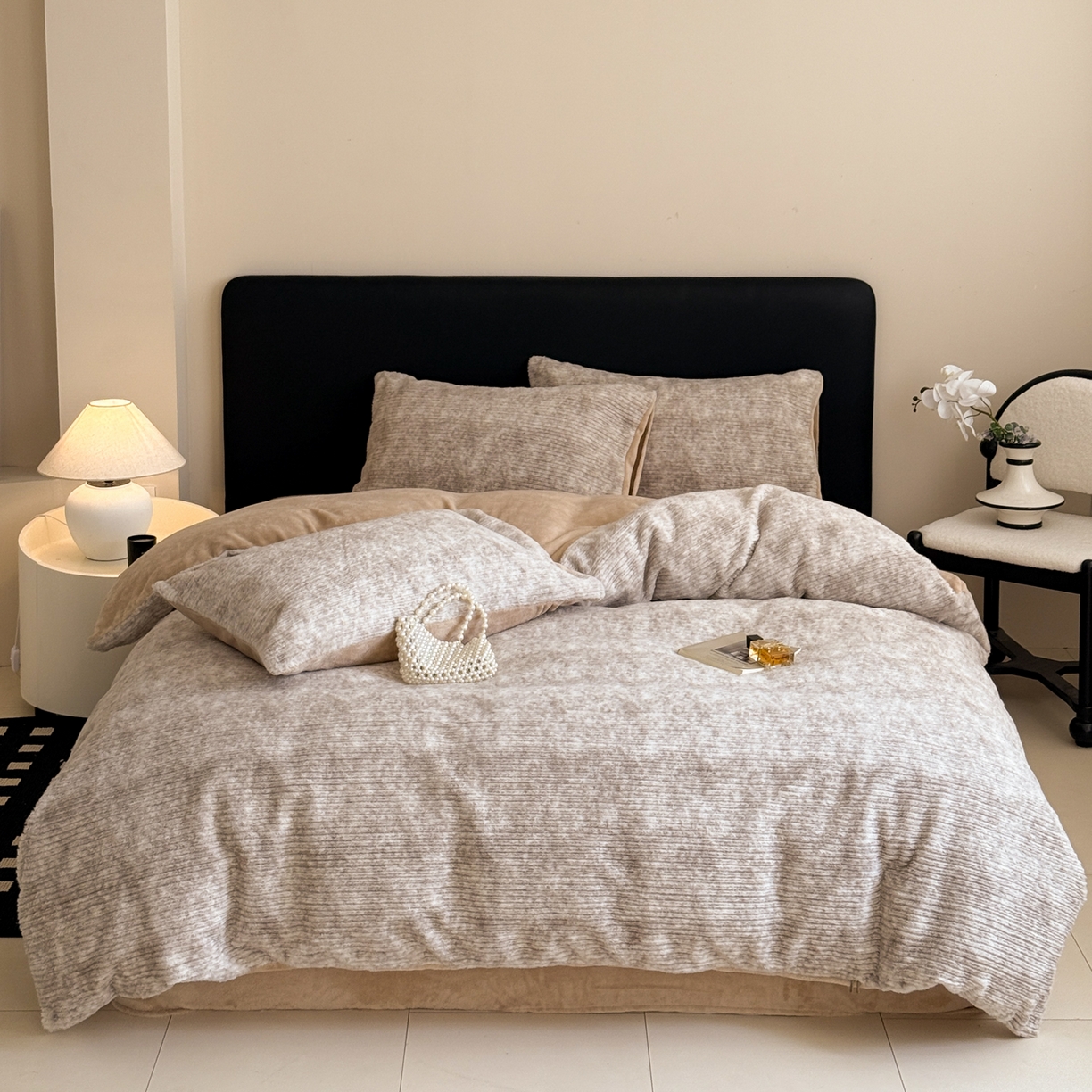 91家纺网 家纺一手货源 找家纺 眠博士 2025新款阳离子兔兔绒四件套 兔兔绒阳离子-抽条暖咖