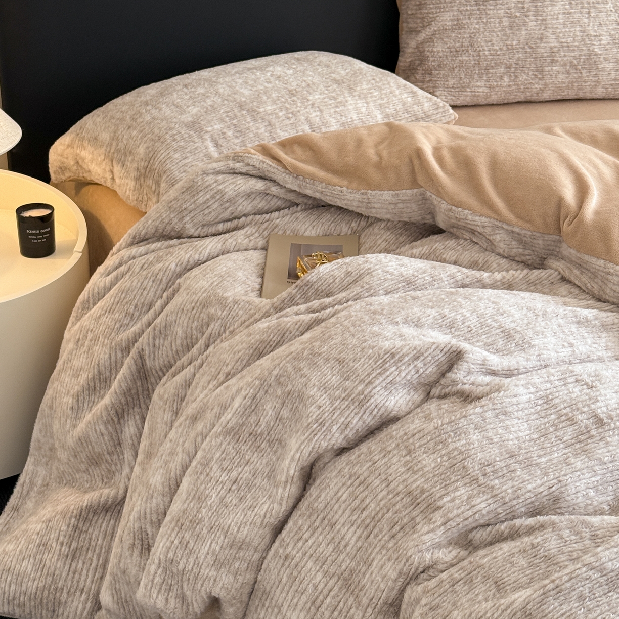 91家纺网 家纺一手货源 找家纺 眠博士 2025新款阳离子兔兔绒四件套 兔兔绒阳离子-抽条暖咖