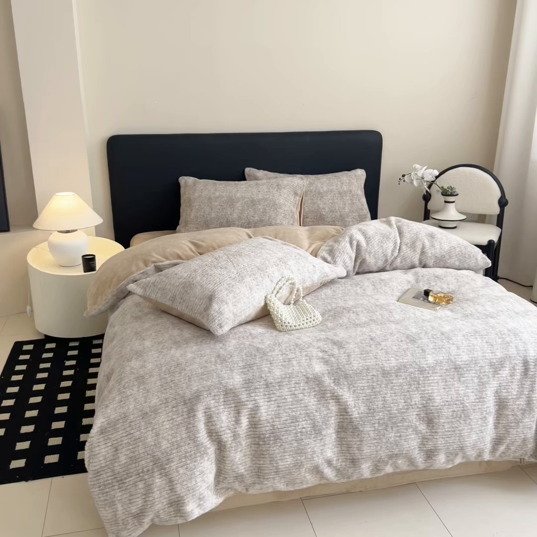 91家纺网 家纺一手货源 找家纺 眠博士 2025新款阳离子兔兔绒四件套 兔兔绒阳离子-抽条暖咖