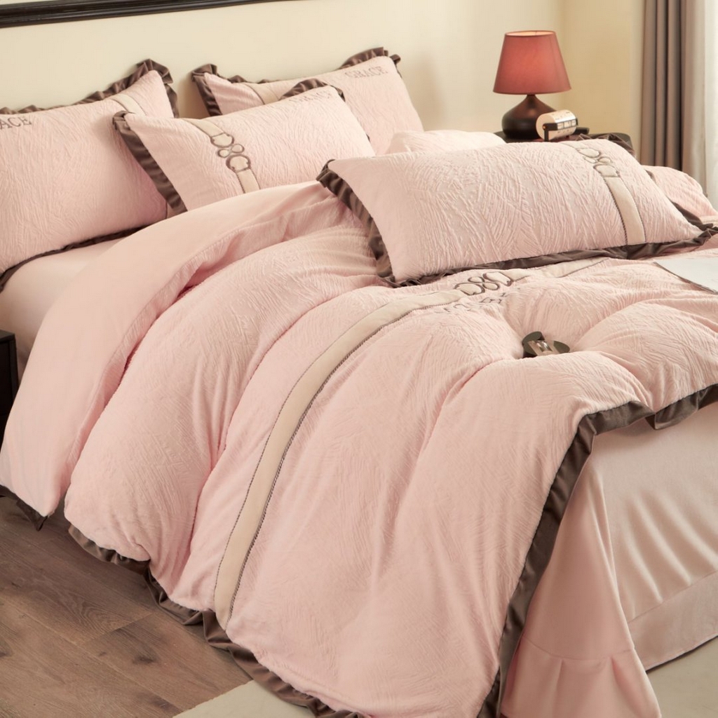 91家纺网 家纺一手货源 找家纺 （总）七里香 2025新款雕花绒牛奶绒刺绣四件套-云锦系列